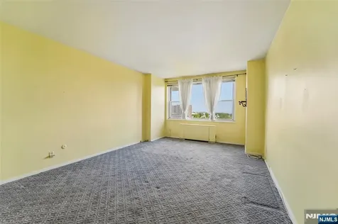 2000 Linwood Avenue Fort Lee NJ 07024