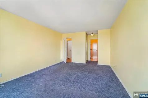 2000 Linwood Avenue Fort Lee NJ 07024