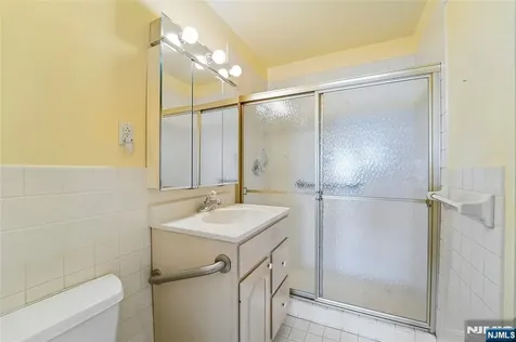 2000 Linwood Avenue Fort Lee NJ 07024