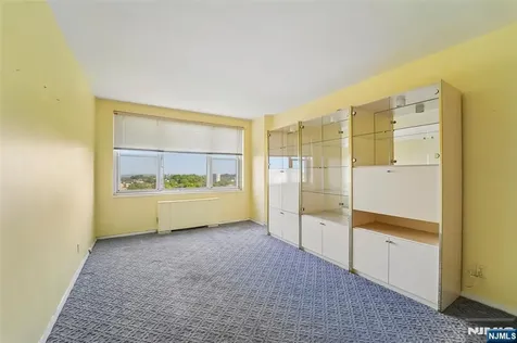 2000 Linwood Avenue Fort Lee NJ 07024