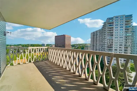 2000 Linwood Avenue Fort Lee NJ 07024