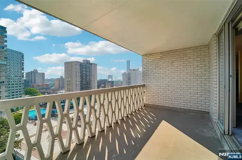 2000 Linwood Avenue Fort Lee NJ 07024