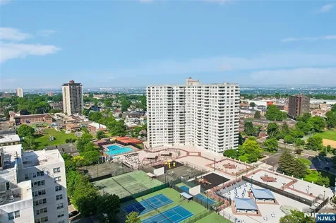 2000 Linwood Avenue Fort Lee NJ 07024