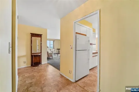 2000 Linwood Avenue Fort Lee NJ 07024