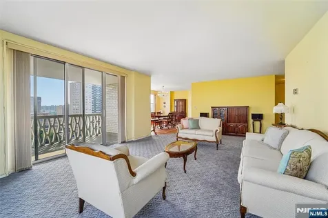 2000 Linwood Avenue Fort Lee NJ 07024