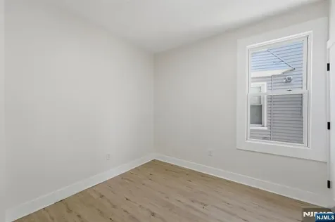 148 N 15th Street East Orange NJ 07017