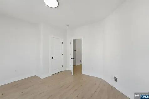 148 N 15th Street East Orange NJ 07017