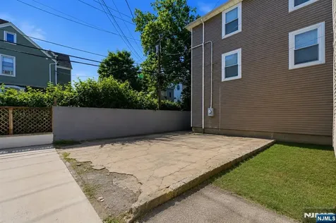 148 N 15th Street East Orange NJ 07017