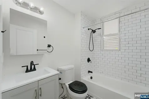 148 N 15th Street East Orange NJ 07017