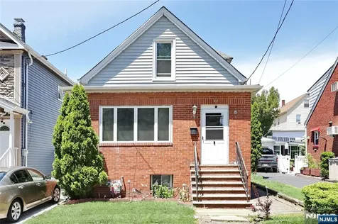 77 Columbus Avenue Garfield NJ 07026