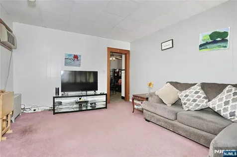 77 Columbus Avenue Garfield NJ 07026