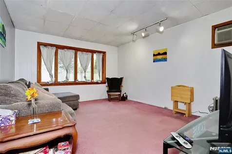77 Columbus Avenue Garfield NJ 07026