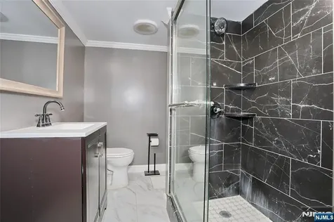 77 Columbus Avenue Garfield NJ 07026