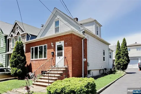 77 Columbus Avenue Garfield NJ 07026
