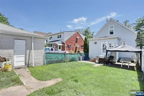 77 Columbus Avenue Garfield NJ 07026