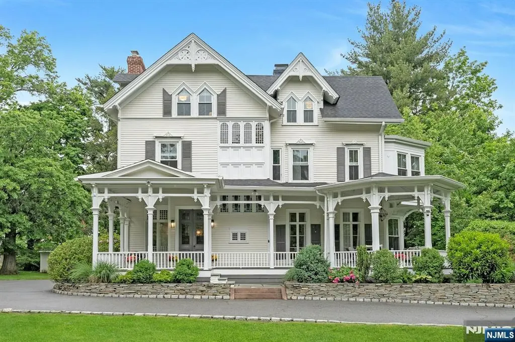 42 Llewellyn Road Montclair NJ 07042
