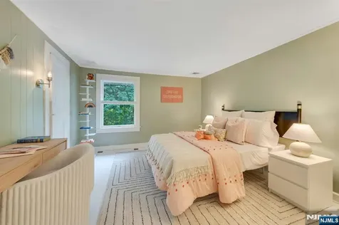 42 Llewellyn Road Montclair NJ 07042