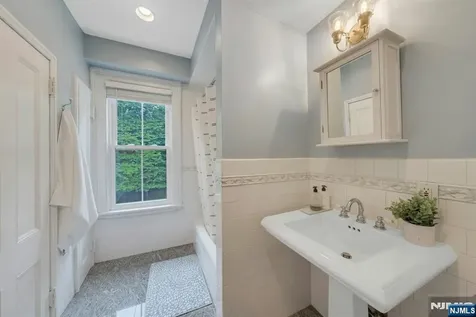 42 Llewellyn Road Montclair NJ 07042