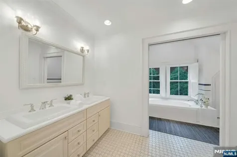 42 Llewellyn Road Montclair NJ 07042