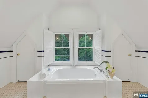 42 Llewellyn Road Montclair NJ 07042