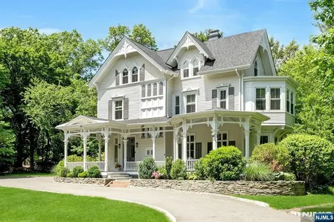 42 Llewellyn Road Montclair NJ 07042