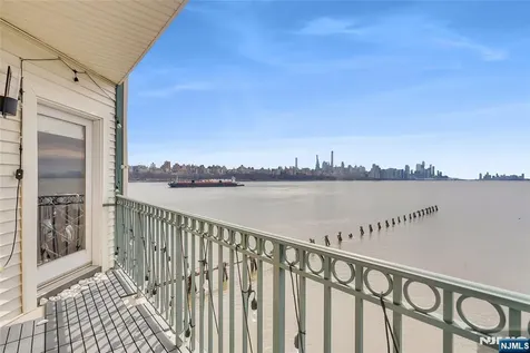 314 The Promenade Edgewater NJ 07020