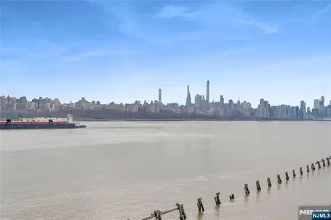 314 The Promenade Edgewater NJ 07020
