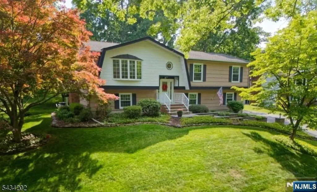 8 Edward Circle Montville Township NJ 07045