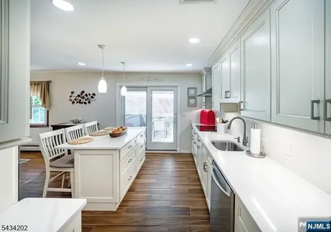 8 Edward Circle Montville Township NJ 07045