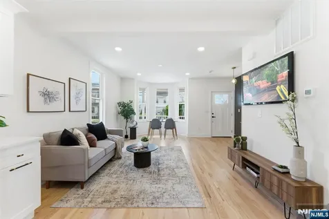 304 Delawanna Avenue Clifton NJ 07014