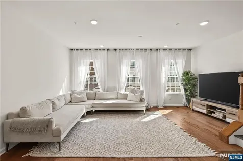 65 Landmark Lane Fair Lawn NJ 07410