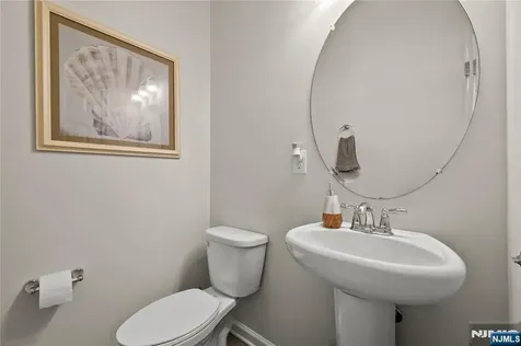 65 Landmark Lane Fair Lawn NJ 07410