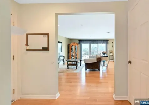 45 Legend Hills Drive Edgewater NJ 07020