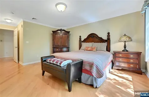 45 Legend Hills Drive Edgewater NJ 07020