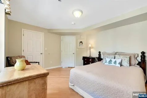 45 Legend Hills Drive Edgewater NJ 07020