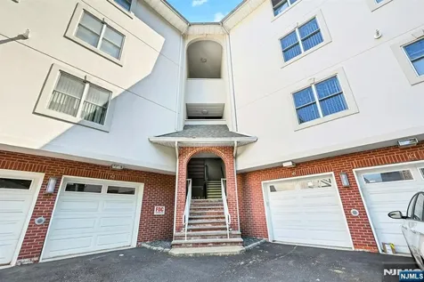 45 Legend Hills Drive Edgewater NJ 07020