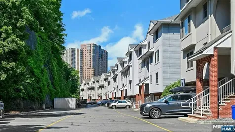 45 Legend Hills Drive Edgewater NJ 07020
