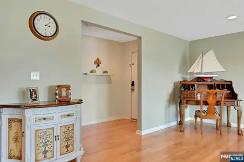 45 Legend Hills Drive Edgewater NJ 07020