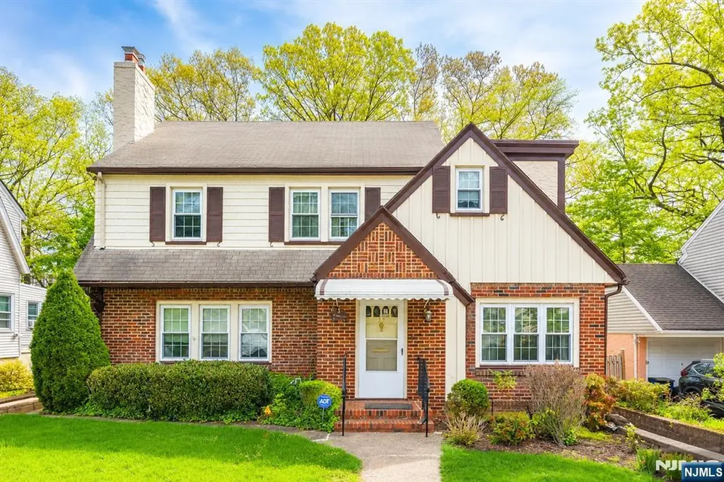 27 Glen Road West Orange NJ 07052