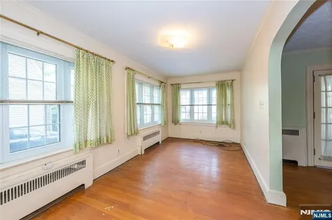 27 Glen Road West Orange NJ 07052