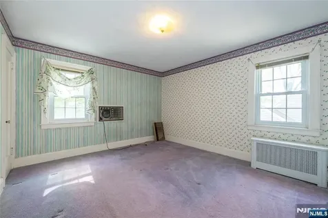 27 Glen Road West Orange NJ 07052