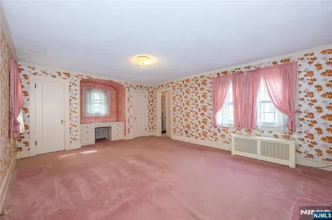 27 Glen Road West Orange NJ 07052