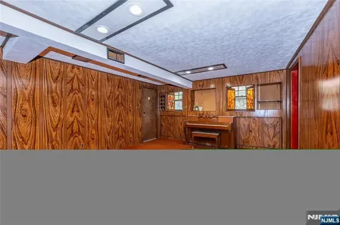 27 Glen Road West Orange NJ 07052