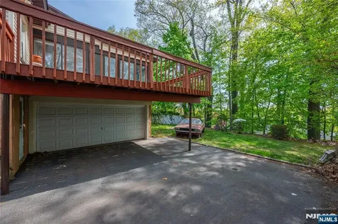 27 Glen Road West Orange NJ 07052