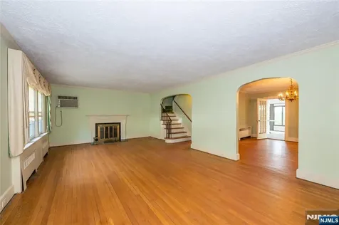 27 Glen Road West Orange NJ 07052
