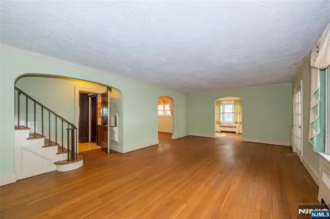 27 Glen Road West Orange NJ 07052