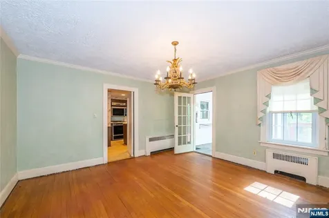 27 Glen Road West Orange NJ 07052
