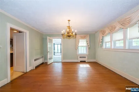 27 Glen Road West Orange NJ 07052
