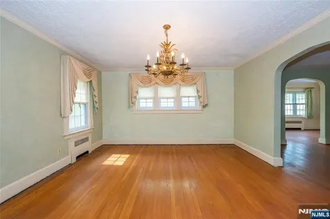 27 Glen Road West Orange NJ 07052