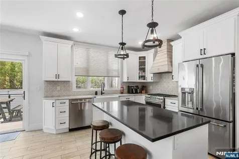 5 75th Street North Bergen NJ 07047